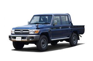 toyota-land-cruiser-70-re-release-02-front-three-quarter